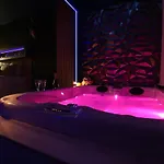 Flower & Spa, Air-conditioned And Appartement *